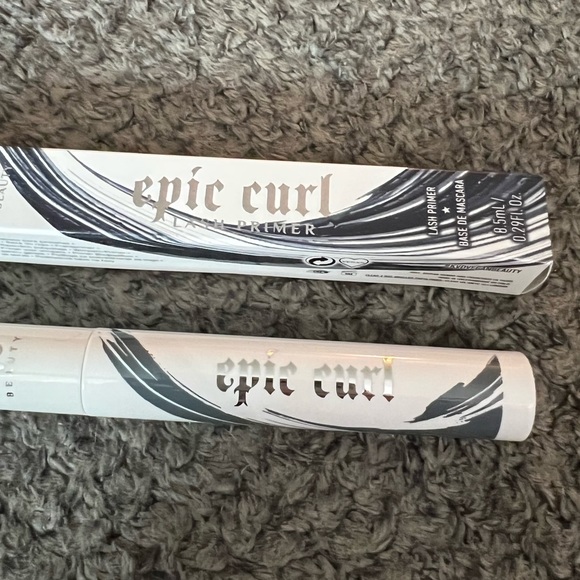 KVD BEAUTY
Epic Curl Vegan Lash Primer - Picture 2 of 3
